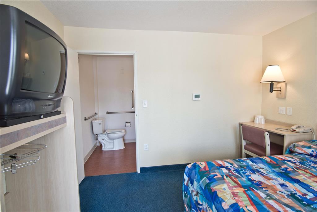 Motel 6-Reno, Nv - Virginia Plumb Room photo