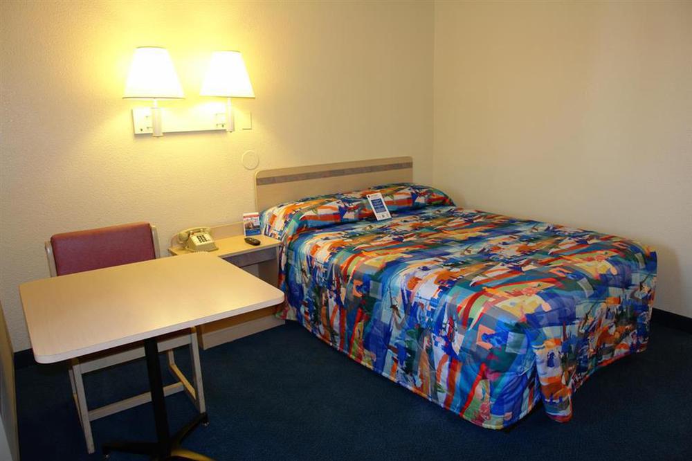 Motel 6-Reno, Nv - Virginia Plumb Room photo